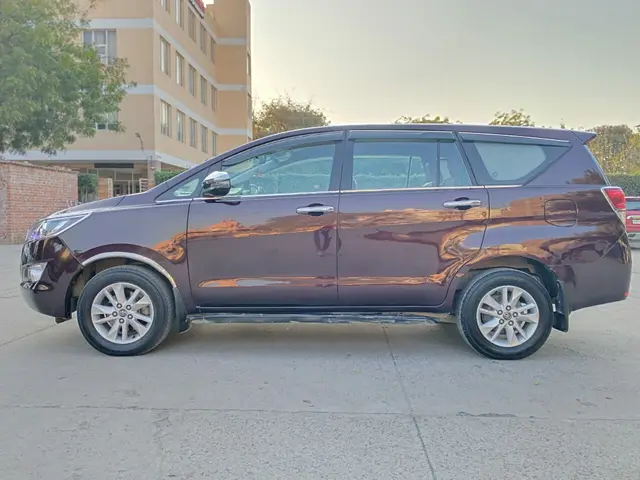 Used Toyota Innova Crysta [2016-2020] 2.4 G 7 STR [2016-2017] in Faridabad