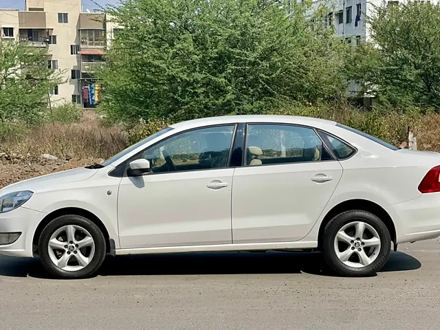 Used Skoda Rapid [2014-2015] 1.5 TDI CR Ambition with Alloy Wheels in Nashik