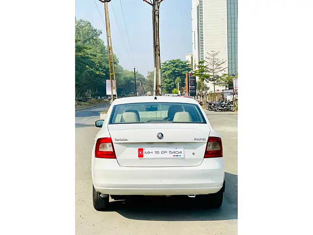 Used Skoda Rapid [2014-2015] 1.5 TDI CR Ambition with Alloy Wheels in Nashik