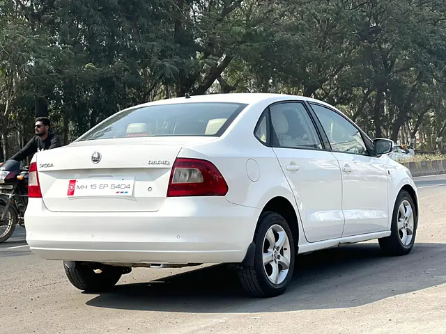 Used Skoda Rapid [2014-2015] 1.5 TDI CR Ambition with Alloy Wheels in Nashik