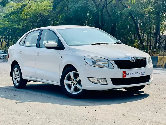 Used Skoda Rapid [2014-2015] 1.5 TDI CR Ambition with Alloy Wheels in Nashik