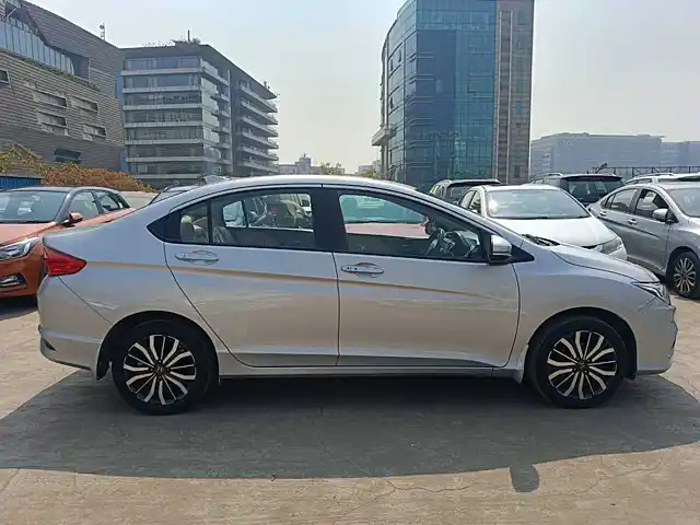 Used Honda City 4th Generation VX CVT Petrol in Mumbai