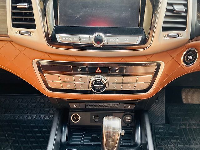 Used Mahindra Alturas G4 4WD AT [2018-2020] in Chandigarh