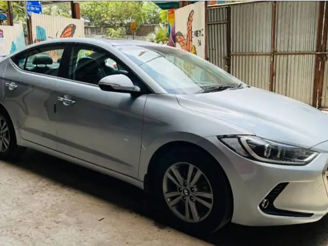 Used Hyundai Elantra SX 2.0 AT in Mumbai
