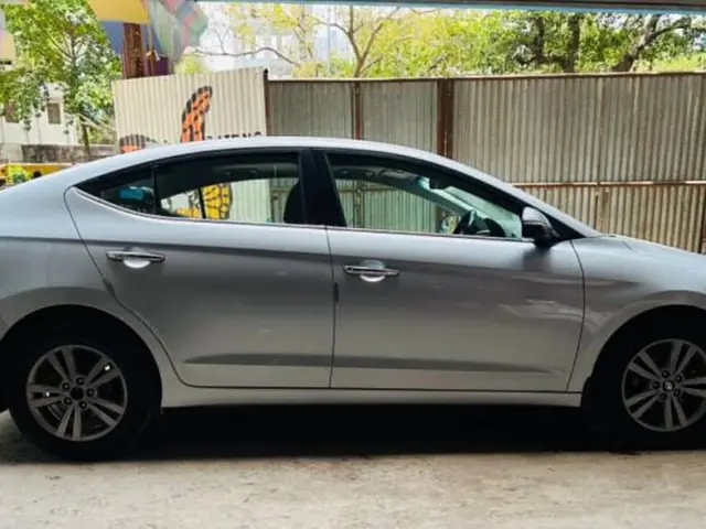 Used Hyundai Elantra SX 2.0 AT in Mumbai