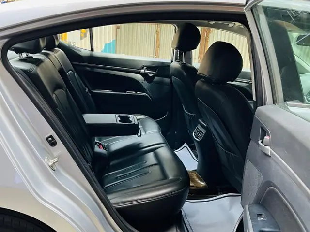 Used Hyundai Elantra SX 2.0 AT in Mumbai