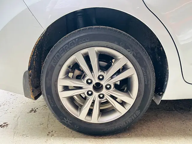 Used Hyundai Elantra SX 2.0 AT in Mumbai