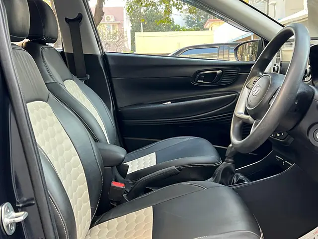 Used Hyundai i20 [2020-2023] Sportz 1.2 MT [2020-2023] in Bangalore