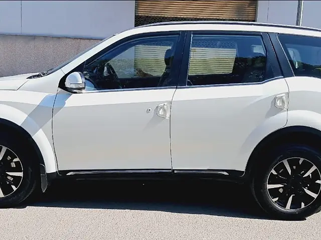 Used Mahindra XUV500 W11 AT in Delhi