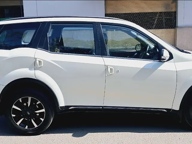 Used Mahindra XUV500 W11 AT in Delhi