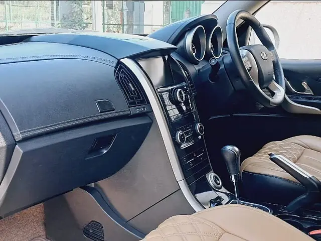 Used Mahindra XUV500 W11 AT in Delhi