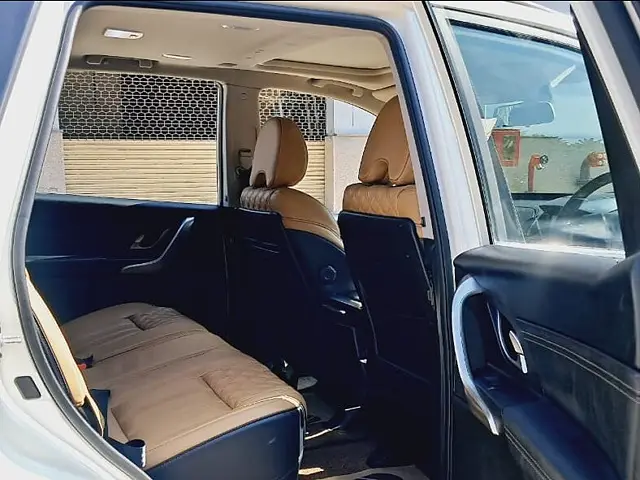Used Mahindra XUV500 W11 AT in Delhi