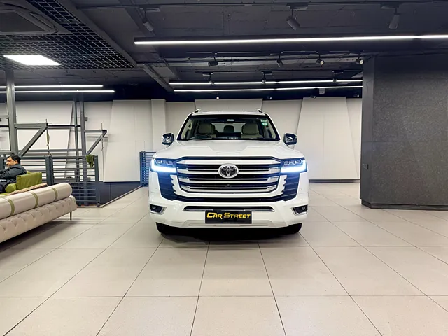 Used 2016 Toyota Land Cruiser in Kolkata