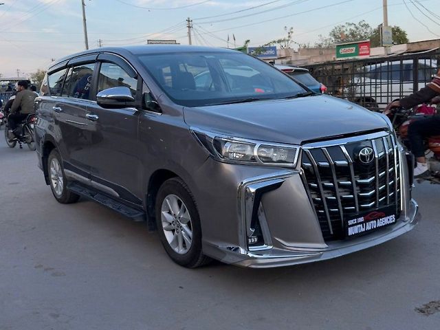 Used Toyota Innova Crysta [2016-2020] 2.4 G 7 STR [2016-2017] in Kishangarh