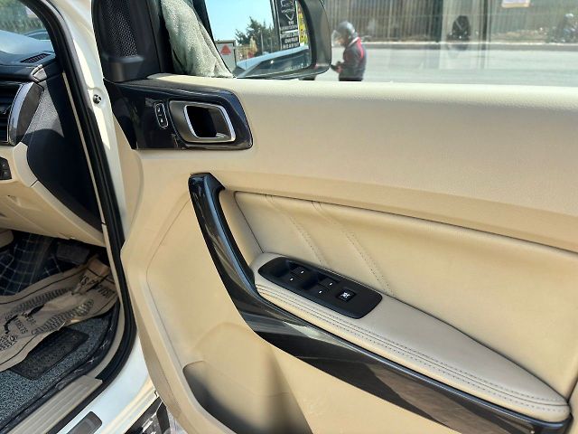 Used Ford Endeavour Titanium 2.0 4x2 AT in Gurgaon