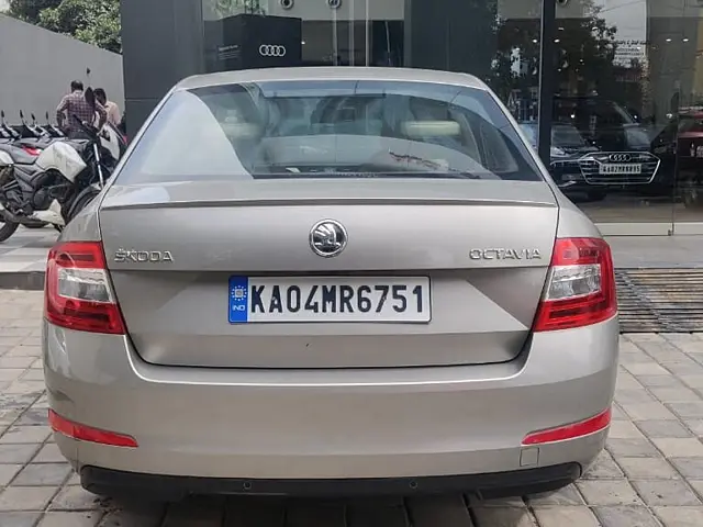 Used Skoda Octavia [2017-2021] 1.8 TSI Style Plus AT [2017] in Bangalore