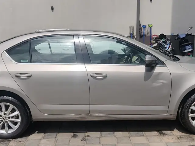 Used Skoda Octavia [2017-2021] 1.8 TSI Style Plus AT [2017] in Bangalore