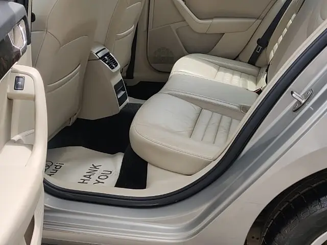 Used Skoda Octavia [2017-2021] 1.8 TSI Style Plus AT [2017] in Bangalore