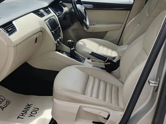 Used Skoda Octavia [2017-2021] 1.8 TSI Style Plus AT [2017] in Bangalore