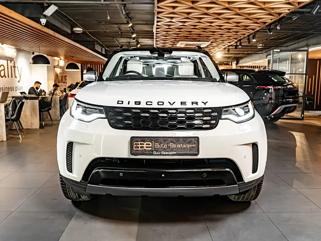 Used 2022 Land Rover Discovery in Delhi