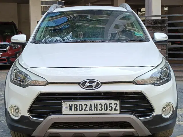 Used 2015 Hyundai i20 Active in Kolkata