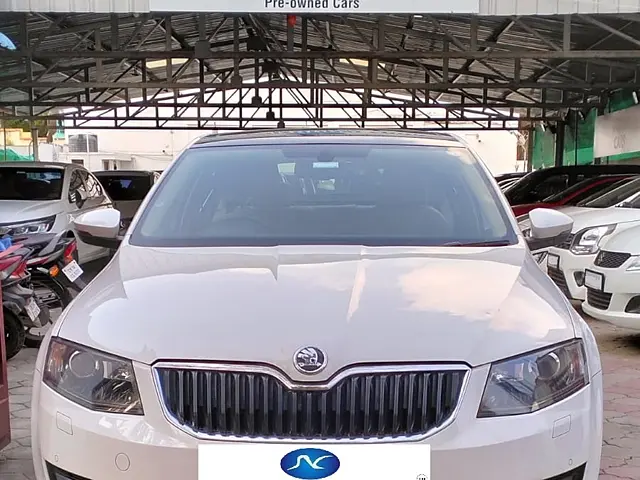 Second Hand 2015 Skoda Octavia Elegance 2.0 TDI AT for sale