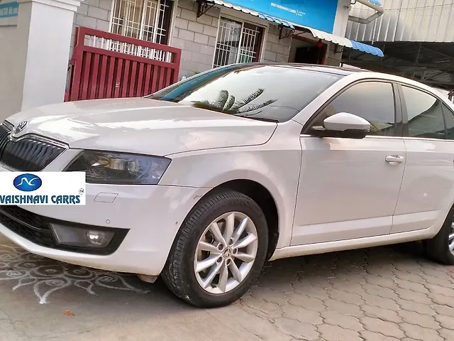 Second Hand 2015 Skoda Octavia Elegance 2.0 TDI AT for sale