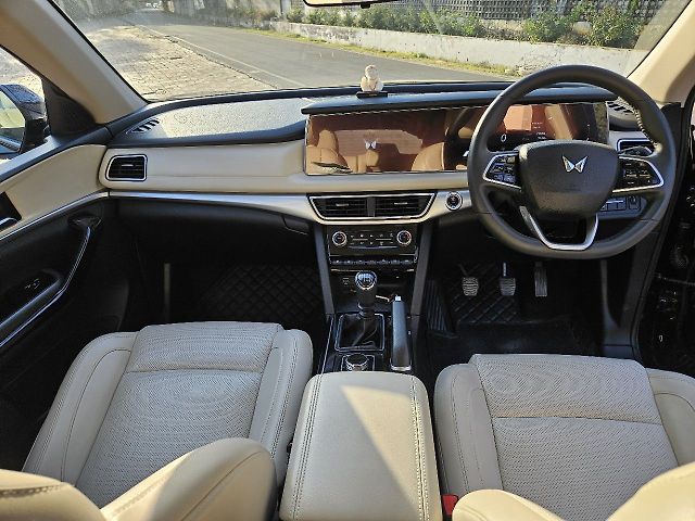Used Mahindra XUV700 AX 7 Diesel MT 7 STR [2021] in Lucknow