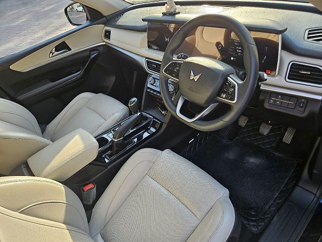 Used Mahindra XUV700 AX 7 Diesel MT 7 STR [2021] in Lucknow