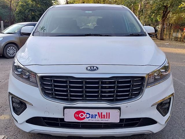 Used 2020 Kia Carnival in Agra