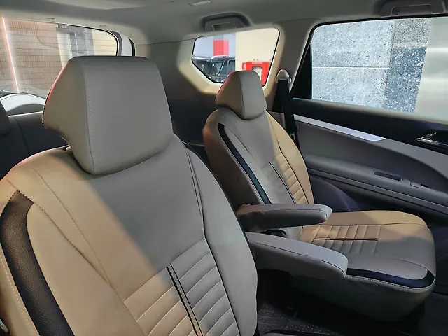 Used Mahindra Marazzo [2018-2020] M6 8 STR in Ahmedabad