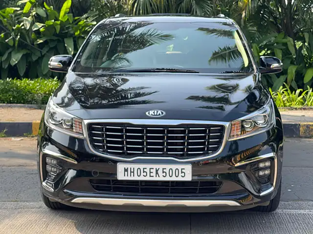 Used 2020 Kia Carnival in Mumbai