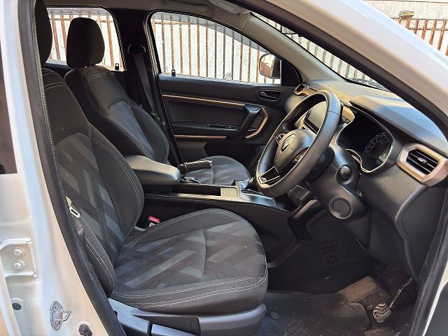 Used Renault Kiger [2021-2022] RXT AMT Dual Tone in Mumbai