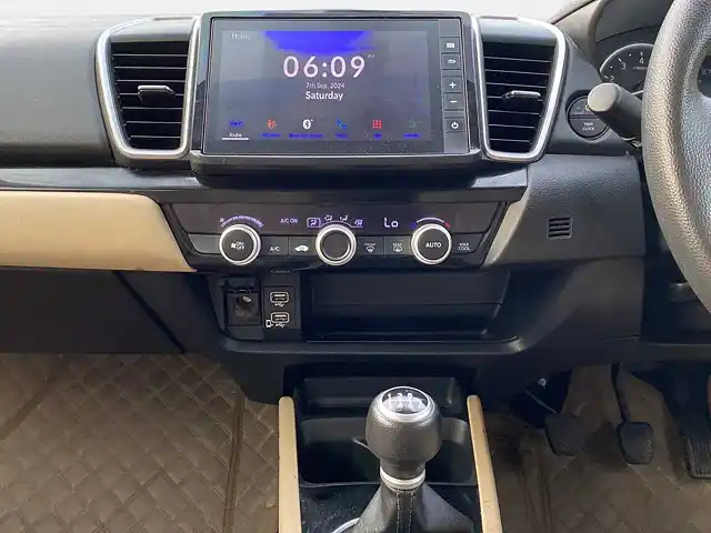 Used Honda City 4th Generation V Petrol in Ahmedabad