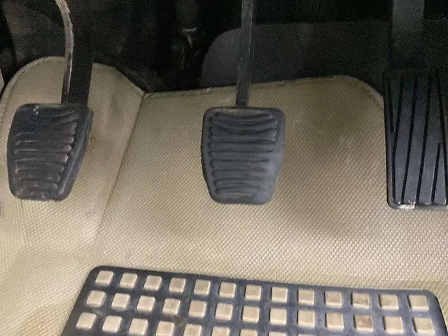 Used Mahindra XUV300 [2019-2024] W8 (O) 1.5 Diesel [2020] in Ahmedabad