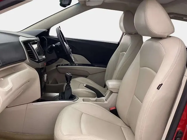Used Mahindra XUV300 [2019-2024] W8 (O) 1.5 Diesel [2020] in Ahmedabad