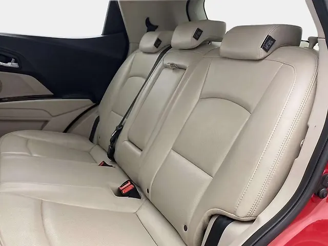 Used Mahindra XUV300 [2019-2024] W8 (O) 1.5 Diesel [2020] in Ahmedabad