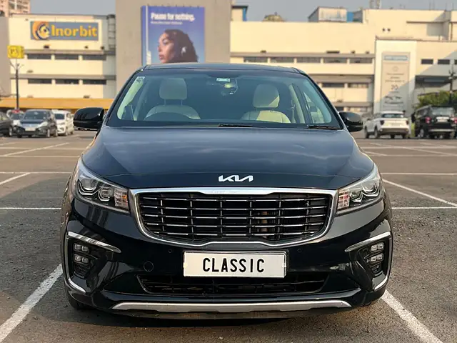 Used 2022 Kia Carnival in Mumbai