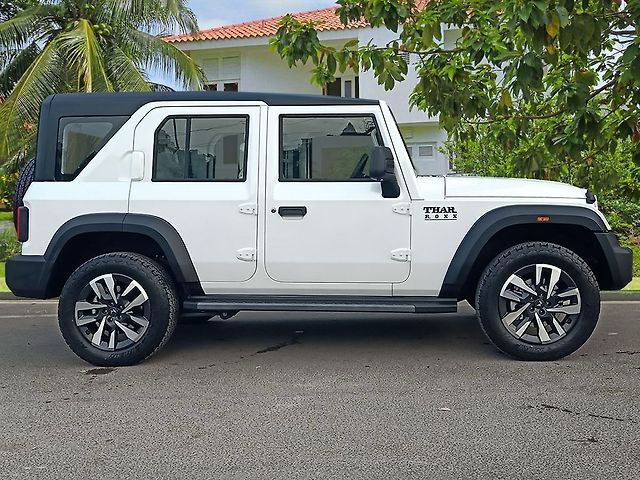 Used Mahindra Thar Roxx AX7 L Petrol AT 2WD in Delhi
