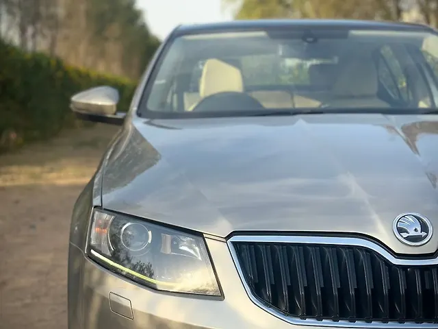 Used Skoda Octavia [2017-2021] 2.0 TDI CR Style Plus AT [2017] in Ahmedabad