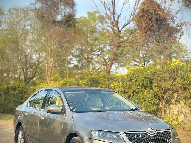 Used Skoda Octavia [2017-2021] 2.0 TDI CR Style Plus AT [2017] in Ahmedabad