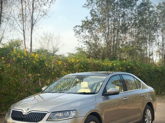 Used Skoda Octavia [2017-2021] 2.0 TDI CR Style Plus AT [2017] in Ahmedabad