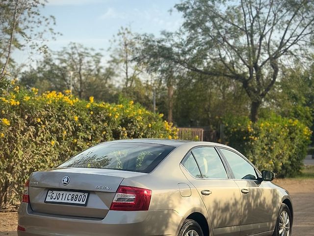 Used Skoda Octavia [2017-2021] 2.0 TDI CR Style Plus AT [2017] in Ahmedabad