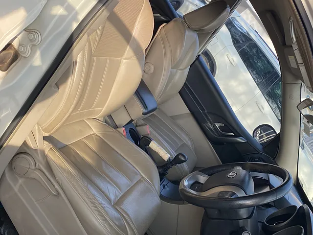Used Mahindra XUV500 [2015-2018] W8 [2015-2017] in Lucknow