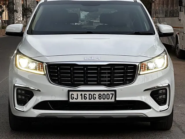 Used 2022 Kia Carnival in Mumbai
