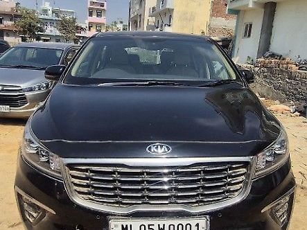 Used 2020 Kia Carnival in Delhi