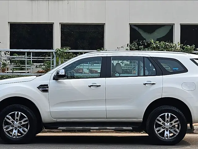 Used Ford Endeavour [2016-2019] Titanium 3.2 4x4 AT in Chandigarh