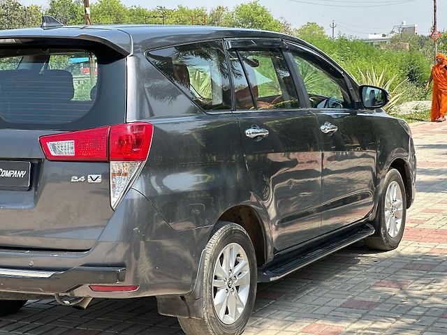 Used Toyota Innova Crysta [2016-2020] 2.4 V Diesel in Lucknow