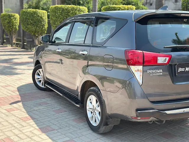Used Toyota Innova Crysta [2016-2020] 2.4 V Diesel in Lucknow