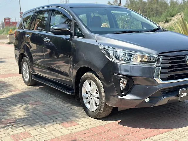 Used Toyota Innova Crysta [2016-2020] 2.4 V Diesel in Lucknow